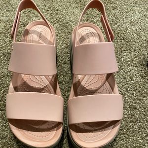 Crocs Brooklyn Low Wedge